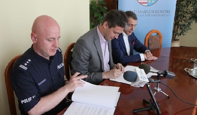 Świętokrzyskie: Nowe samochody dla policji.