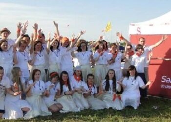 Sandomierz: Sandomierska młodzież pomagała w organizacji Spotkania Młodych w Lednicy.
