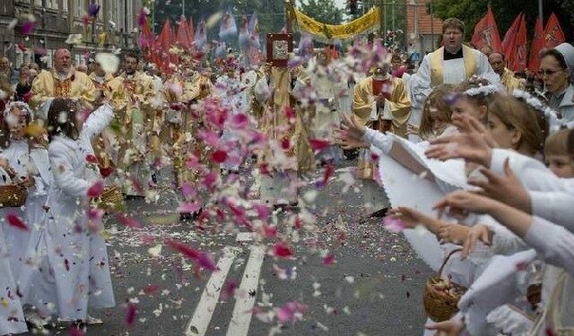 W kościele katolickim dziś Boże Ciało.
