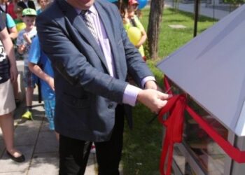 Ostrowiec Św.: Podziel się książką