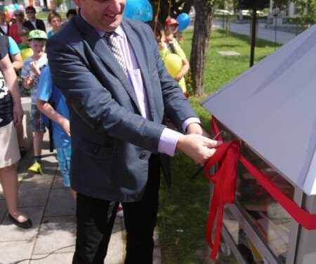 Ostrowiec Św.: Podziel się książką