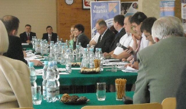 Nisko: Starosta niżański z absolutorium.