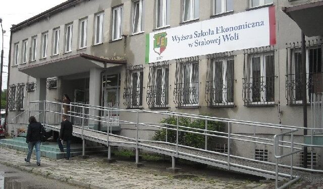 Stalowa Wola: Nowa siedziba WSE i nowe kierunki.