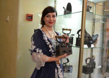 Zabytkowe żelazka na wystawie w Baranowie Sandomierskim