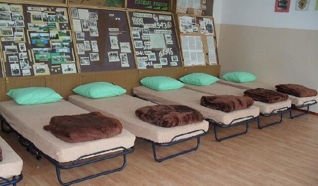 Tarnobrzeg, Barnów Sandomierski . Zwiedzasz region? Przenocuj w schronisku.