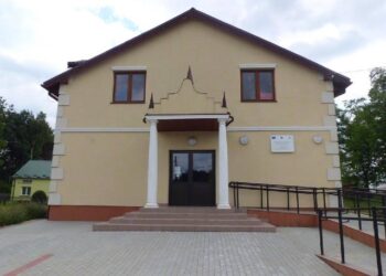 Mazury: Naprawiają usterki na wiejskim ratuszu