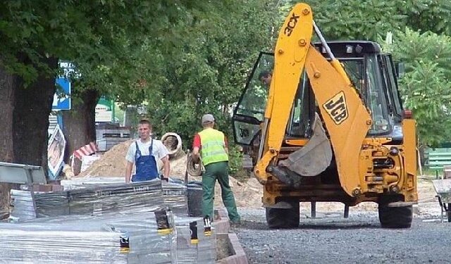 Mielec: Budują drogi, chodniki, ścieżki rowerowe i parkingi.