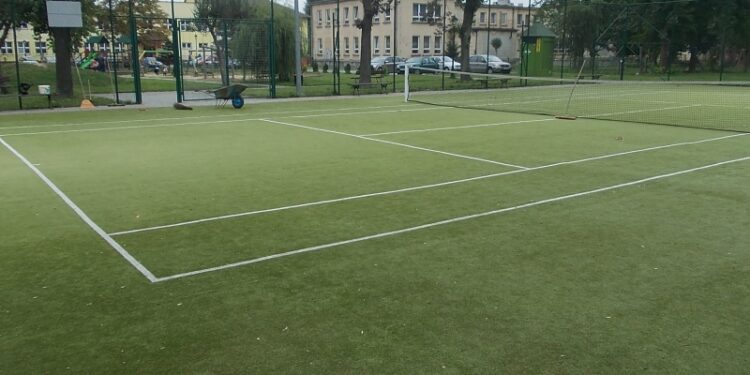 Skopanie, Gmina Baranów Sandomierski. Rozpoczęcie roku szkolnego połączone z otwarciem nowego boiska.