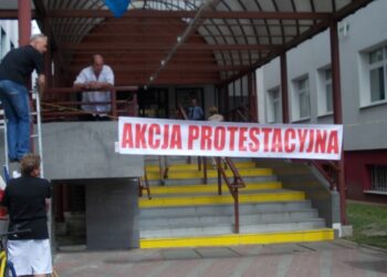 Tarnobrzeg. Związkowcy  z tarnobrzeskiego szpitala spotkali się dziś z dyrektorem lecznicy.