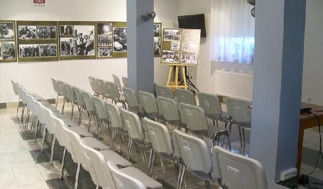 Tuszów  Narodowy: Nowe zbiory z Londynu.