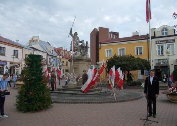 Tarnobrzeg. Odsłonięto Pomnik Bartosza Głowackiego.