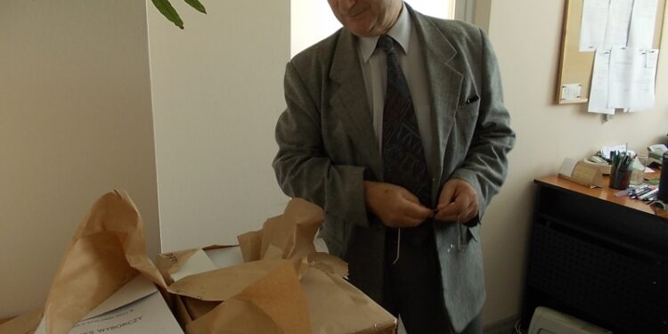 Region. Mijają kolejne daty określone przez kalendarz wyborczy.