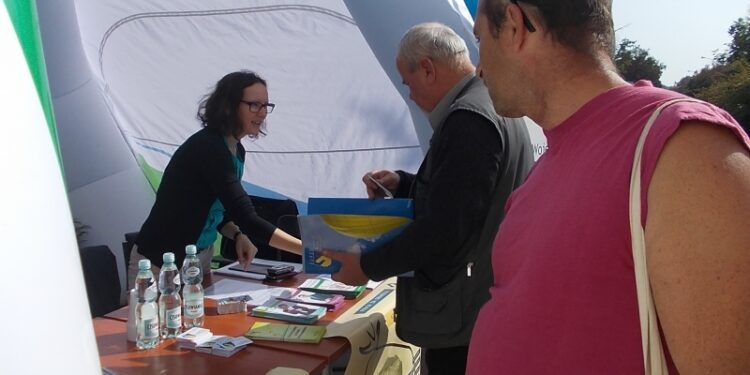 Tarnobrzeg. „Praca za granicą? Nie bierz kota w worku”.