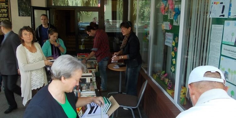 Tarnobrzeg. Tania książka. Akcja biblioteki publicznej.