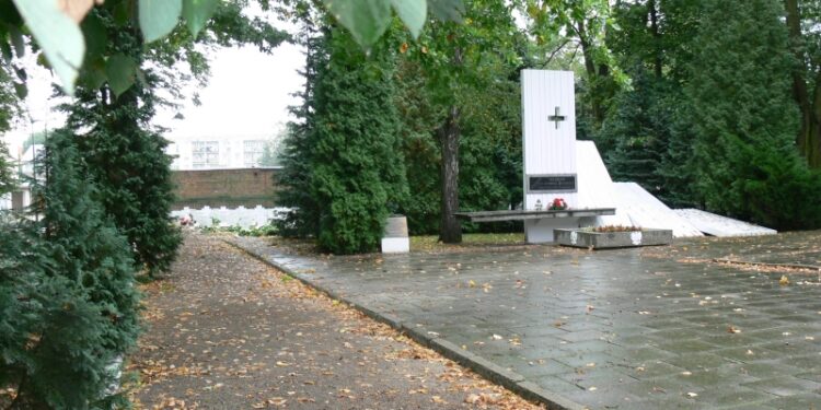 Tarnobrzeg. Zrewitalizują Cmentarz Wojenny.