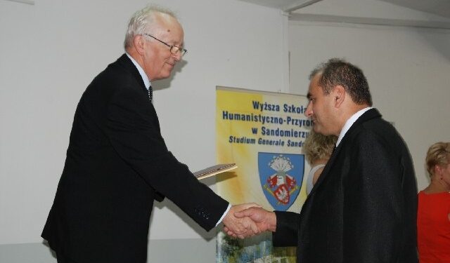 Sandomierz: Perwsi studenci odebrali dyplomy