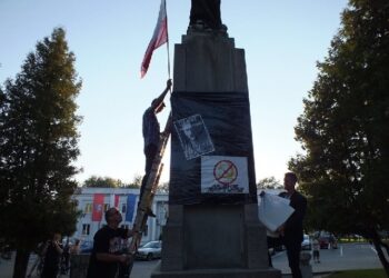 MIELEC. Chcą wysłać pomnik do Moskwy
