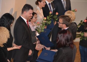 Stalowa Wola: Powiat docenił nauczycieli i uczniów szkół ponadgimnazjalnych