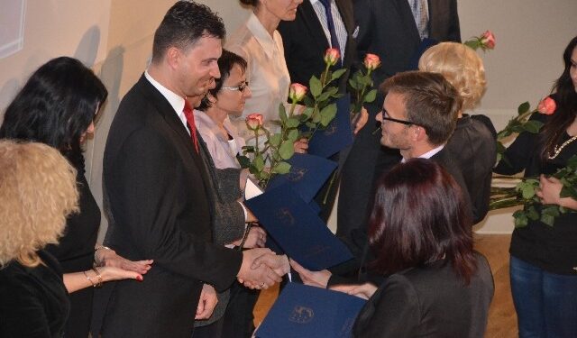 Stalowa Wola: Powiat docenił nauczycieli i uczniów szkół ponadgimnazjalnych