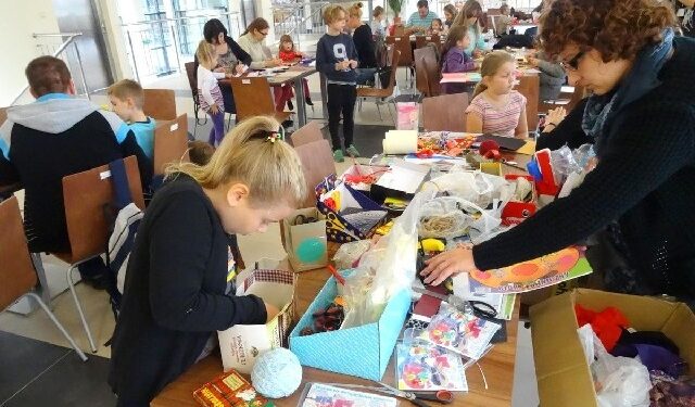 Stalowa Wola: Powstały rodzinne zakładki do książek.