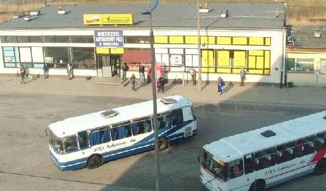 Kolbuszowa: Plac dworcowy zamknięty.