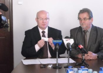 Stalowa Wola: Dopatrzyli się nieprawidłowości w pobieraniu opłat na placu