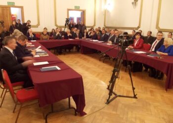 Tarnobrzeg. Radni miejscy złożyli ślubowanie. Wybrano nowego przewodniczącego.