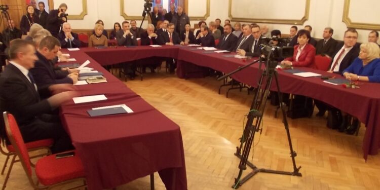 Tarnobrzeg. Radni miejscy złożyli ślubowanie. Wybrano nowego przewodniczącego.