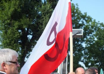 Rozmowa z Romualdem Rzeszutek wiceprezesem Stowarzyszenia Klub Historyczny Prawda I Pamieć  działającego w Mielcu