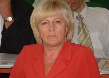 Mielec: Kiepski plac zabaw na Osiedlu Lotników.