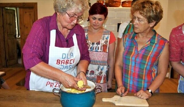 Kolbuszowa: Kacapoły i pierogi z kaszanką.