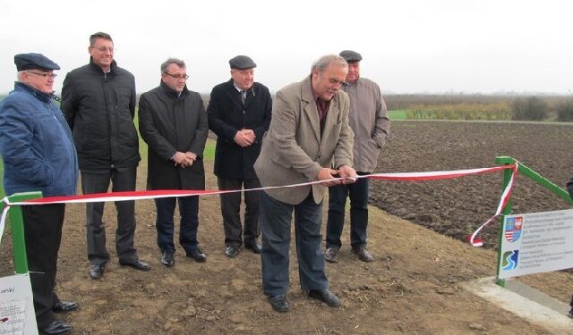 Sandomierz: Wzmocniony wał na Koprzywiance