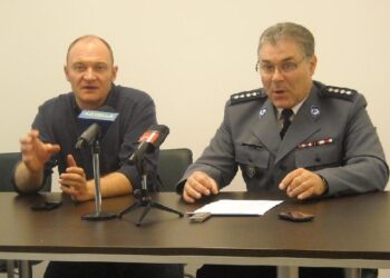 Stalowa Wola: Wolontariusze zbierający pieniądze po mieszkaniach to oszuści.
