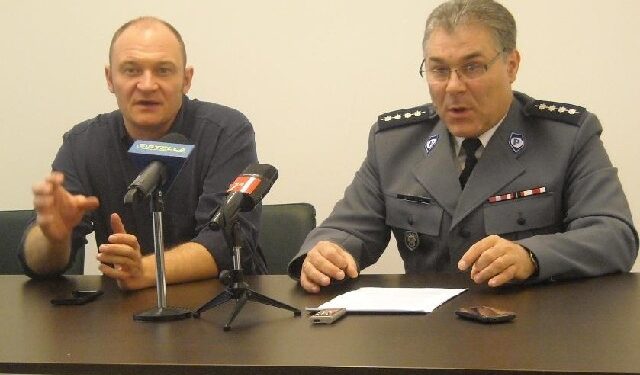 Stalowa Wola: Wolontariusze zbierający pieniądze po mieszkaniach to oszuści.