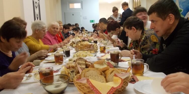 Tarnobrzeg. Spotkanie świąteczne w WTZ przy Alei Niepodległości.