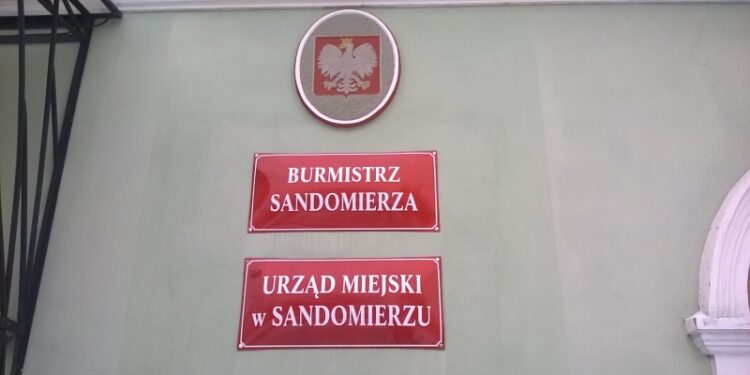 Sandomierz: Kolejne zmiany w funkcjonowaniu urzędu miasta
