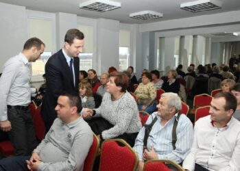 Świętokrzyskie: O polityce senioralnej i karcie dużej rodziny