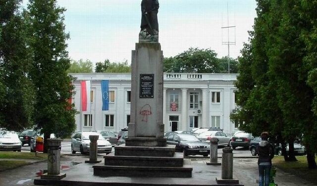 Mielec: Władze powiatu chcą usunąć symbol dominacji sowieckiej.