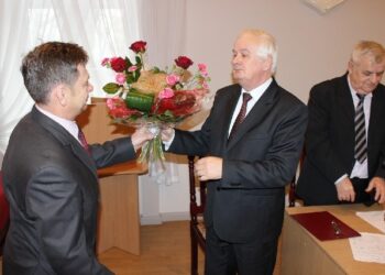 Nisko: Zaprzysiężenie i wybory