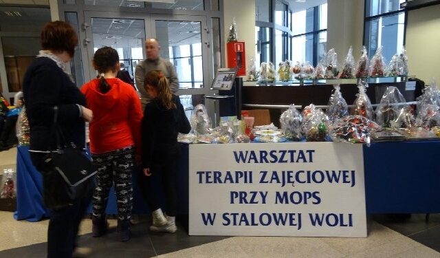 Stalowa Wola: Kiermasz świąteczny w bibliotece.