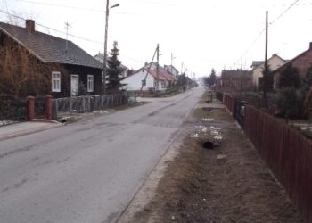Chmielów: Mieszkańcy dopominają się o chodniki