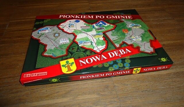 Nowa Dęba: Dodrukowali grę Pionkim po gminie