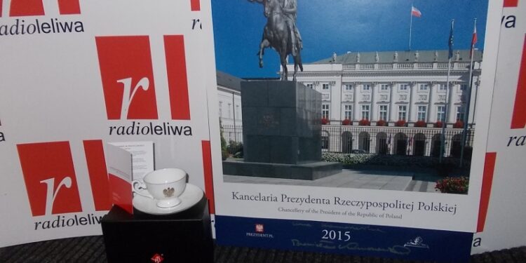 Rozmowa z Niną Leończyk, prezesem Stowarzyszenia Przyjaciół Zespołu Szkół Specjalnych w Tarnobrzegu oraz Pawłem Gosposiem, koordynatorem akcji charytatywnej “Choinka życzeń”
