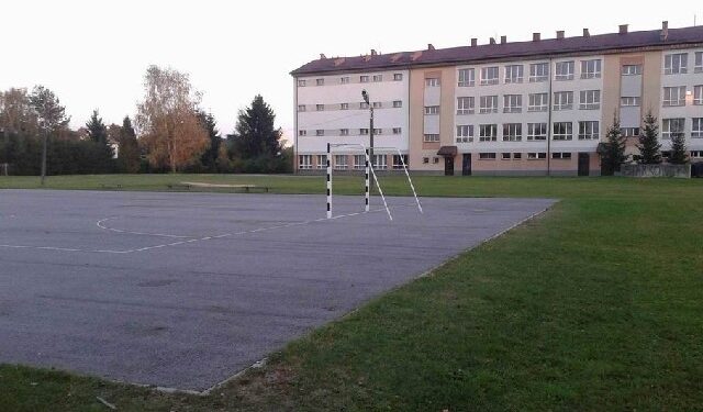 Kolbuszowa: Nadzieja na nowe boiska przy liceum.