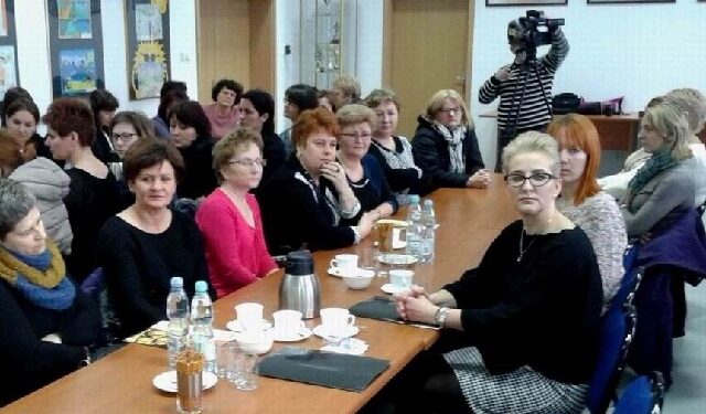 Kolbuszowa: Pielęgniarki i położne walczą w starostwie o podwyżki.