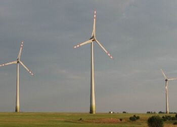 Cmolas: Nie rezygnują z wiatraków