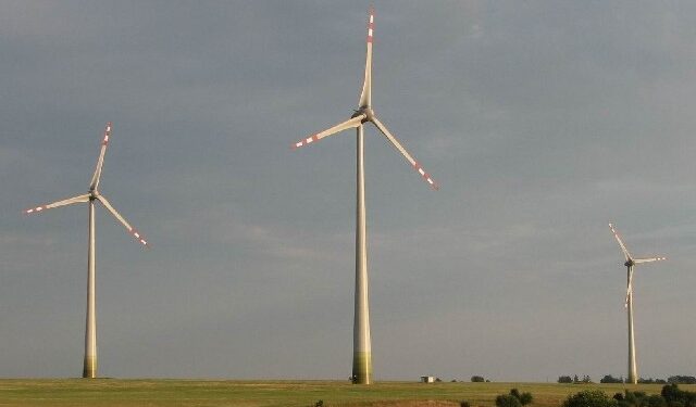Cmolas: Nie rezygnują z wiatraków