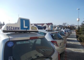 Tarnobrzeg. Zdajesz egzamin praktyczny na prawo jazdy? Wlicz stres związany z czekaniem na swoją kolej.