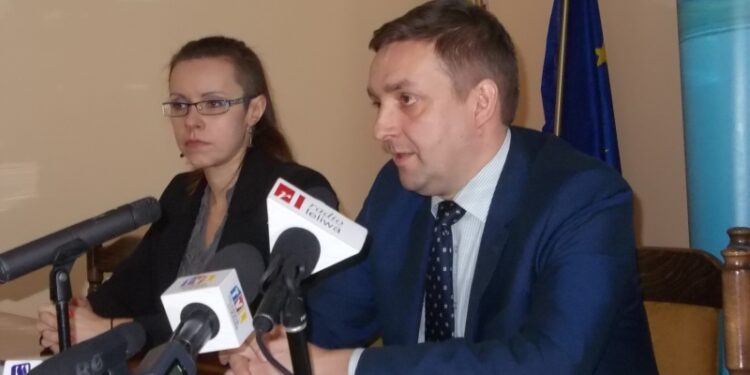 Tarnobrzeg.  „Pracownicy kupowali na własny użytek,  a gmina za to płaciła.”