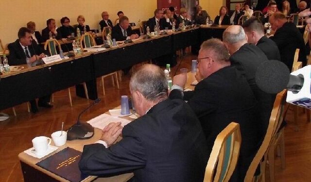 Mielec: Powiat mielecki mocno zaciska pasa